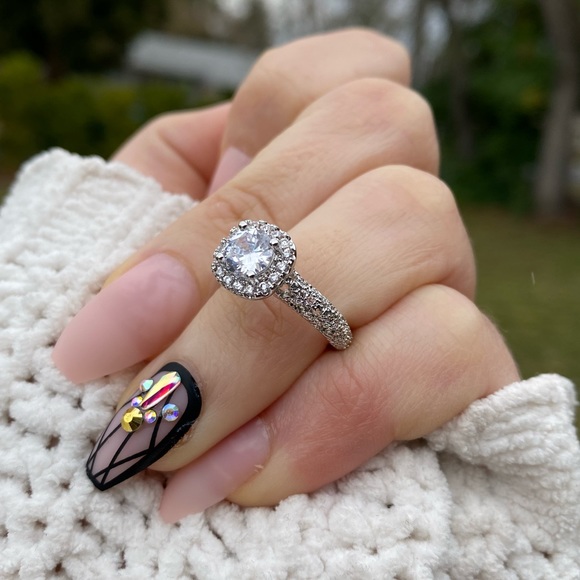 NEW Gorgeous 925 Sterling Silver Ring - Picture 9 of 12